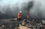 Kronologi Gugurnya Petugas Damkar DKI Jakarta Saat Memadamkan Kebakaran TPS di Ciracas