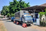Langkah-langkah Aman Menghindari Kecelakaan Saat Berpapasan dengan Iring-iringan Kendaraan Militer di Jalan Raya