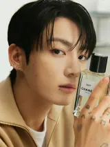 Sentuhan Personal Jung Kook BTS dalam Kampanye Wewangian Chanel 1957