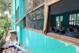 Kisah Siswa SMP di Bandung Barat Patungan Perbaiki Sekolah