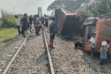 Menjaga Keselamatan di Perlintasan Kereta Api Tanpa Plang Berdasarkan Insiden Serdang Bedagai